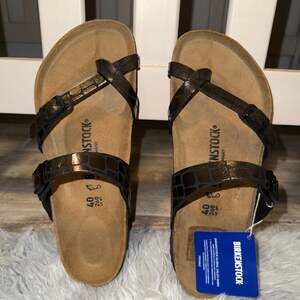 Birkenstock Mayari Black Patent Birko-Flor Sandals